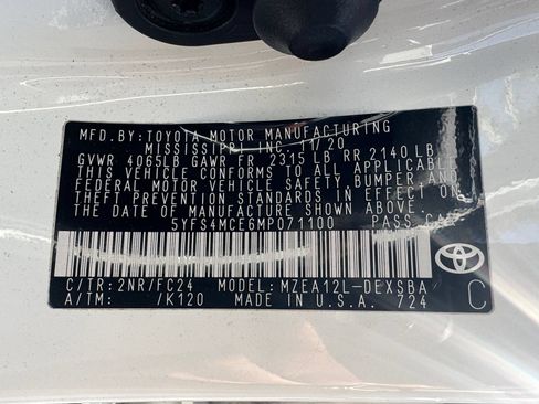 Used 2021 Toyota Corolla SE w/ Carpet Mat Package (TMS) FWD image 17