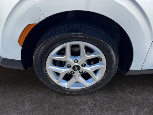 Used 2023 Kia Soul S FWD image 14