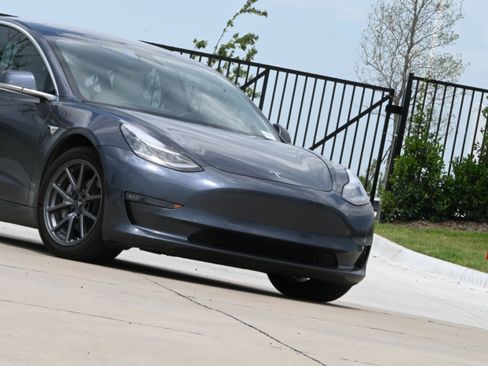 Used 2020 Tesla Model 3 Long Range AWD/4WD image 10