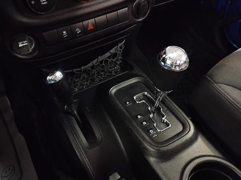 Used 2015 Jeep Wrangler Sport AWD/4WD image 22