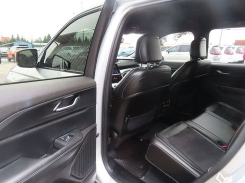 Used 2023 Jeep Grand Cherokee Altitude AWD/4WD image 21