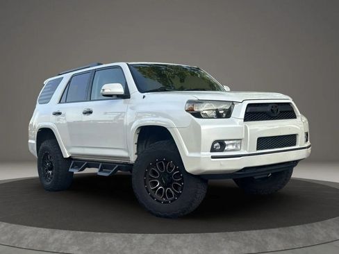 Used 2011 Toyota 4Runner SR5 w/ Premium Pkg w/Leather AWD/4WD image 2
