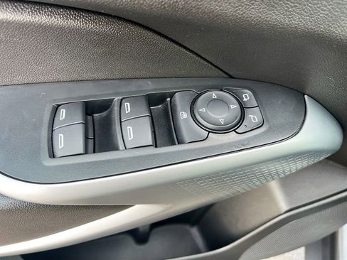 Used 2024 Chevrolet Trax RS FWD image 17