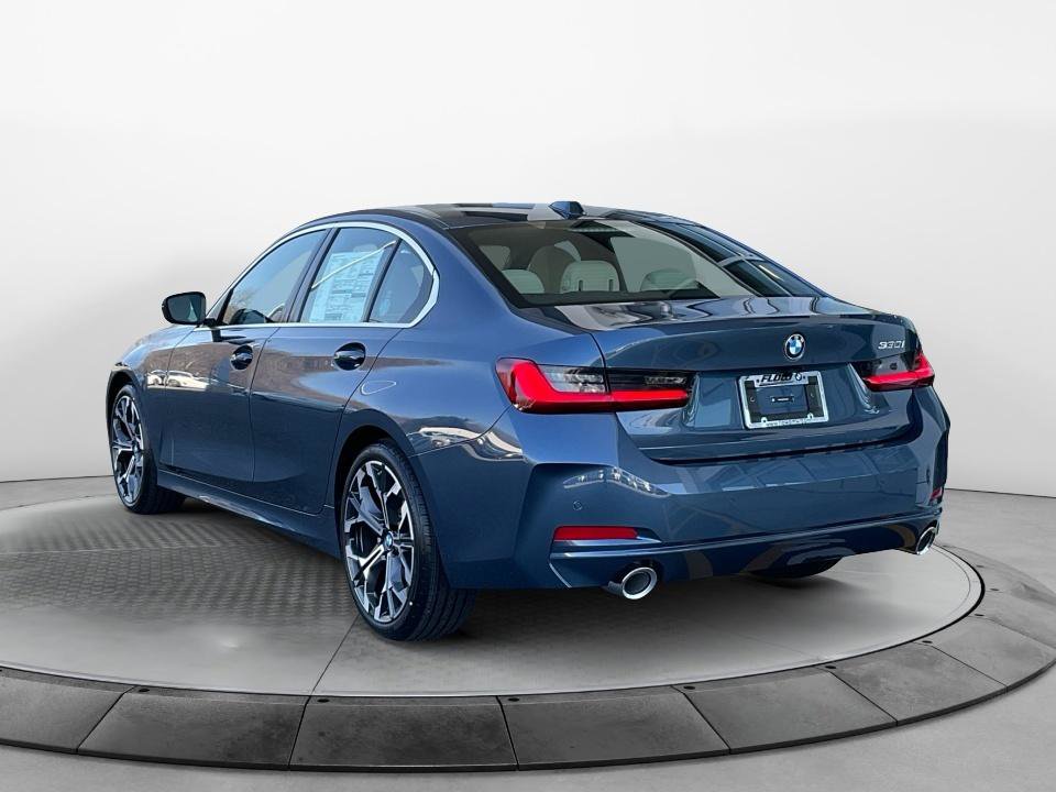 Used 2026 BMW 330i Sedan w/ Premium Package RWD image 5