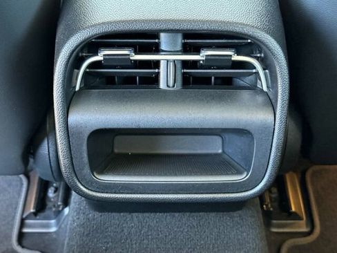 Used 2025 Mercedes-Benz E 350 Sedan image 16