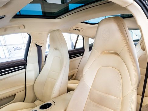 Used 2023 Porsche Panamera Platinum Edition image 39