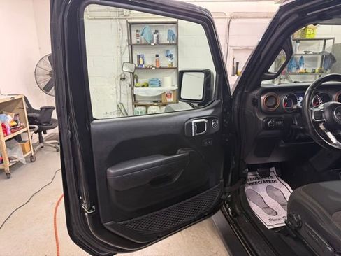 Used 2022 Jeep Gladiator Mojave w/ Trailer Tow Package image 12