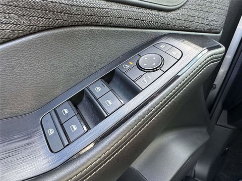 Certified 2022 Nissan Rogue SV image 18