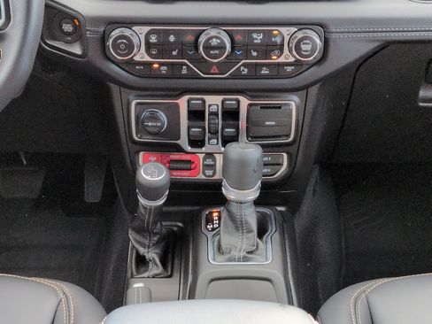 Used 2025 Jeep Wrangler Unlimited Rubicon 392 AWD/4WD image 17