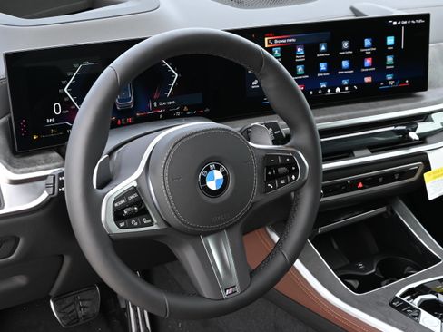New 2026 BMW X5 xDrive40i w/ M Sport Package image 11