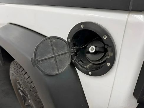 Used 2017 Jeep Wrangler Sport AWD/4WD image 26