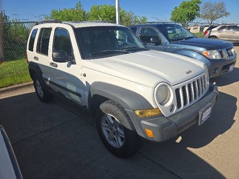 Used 2006 Jeep Liberty Sport AWD/4WD image 3