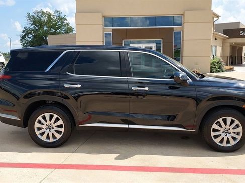 Used 2025 Hyundai Palisade SE image 2
