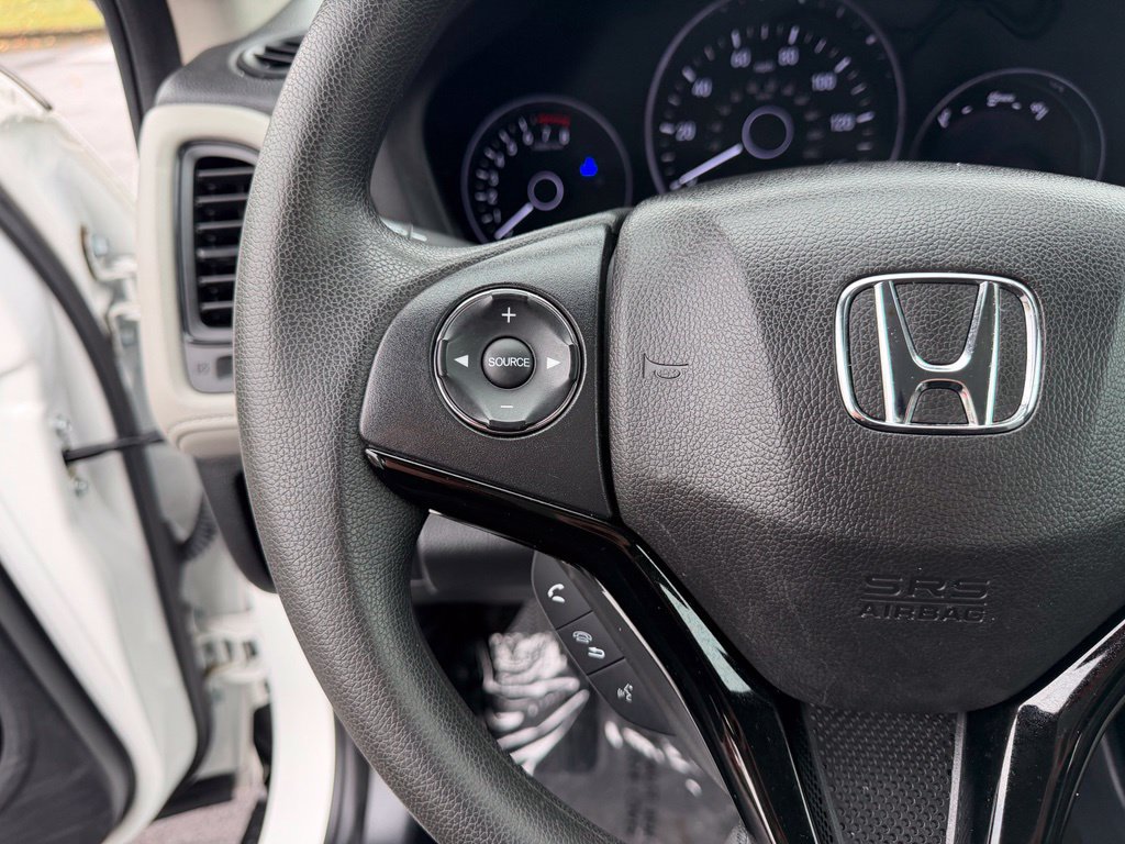 Used 2021 Honda HR-V LX image 16