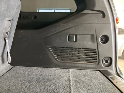 Used 2021 GMC Yukon XL SLT image 30