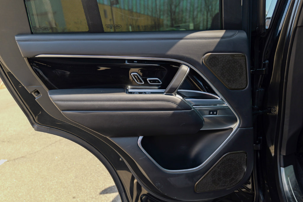 Used 2023 Land Rover Range Rover Autobiography AWD/4WD image 22