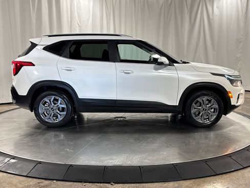 Certified 2024 Kia Seltos S image 9