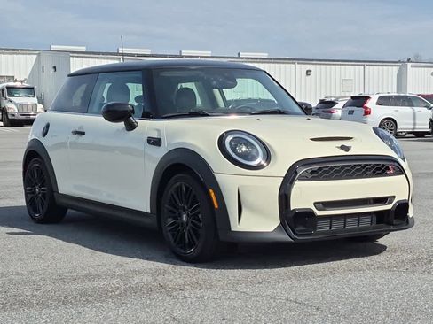 Used 2023 MINI Cooper S image 2