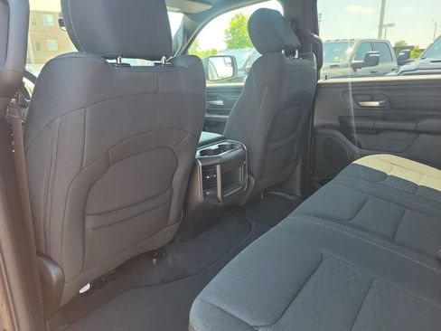 New 2026 RAM 1500 Express AWD/4WD image 9