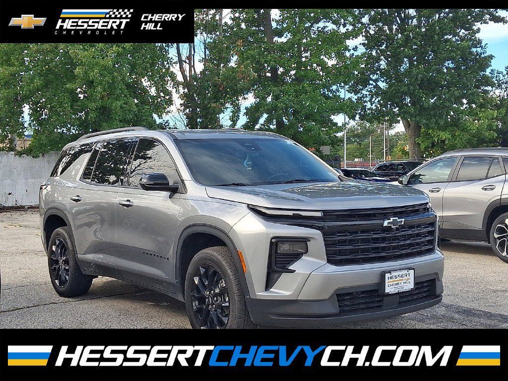 Certified 2024 Chevrolet Traverse LT w/ Midnight/Sport Edition FWD image 1