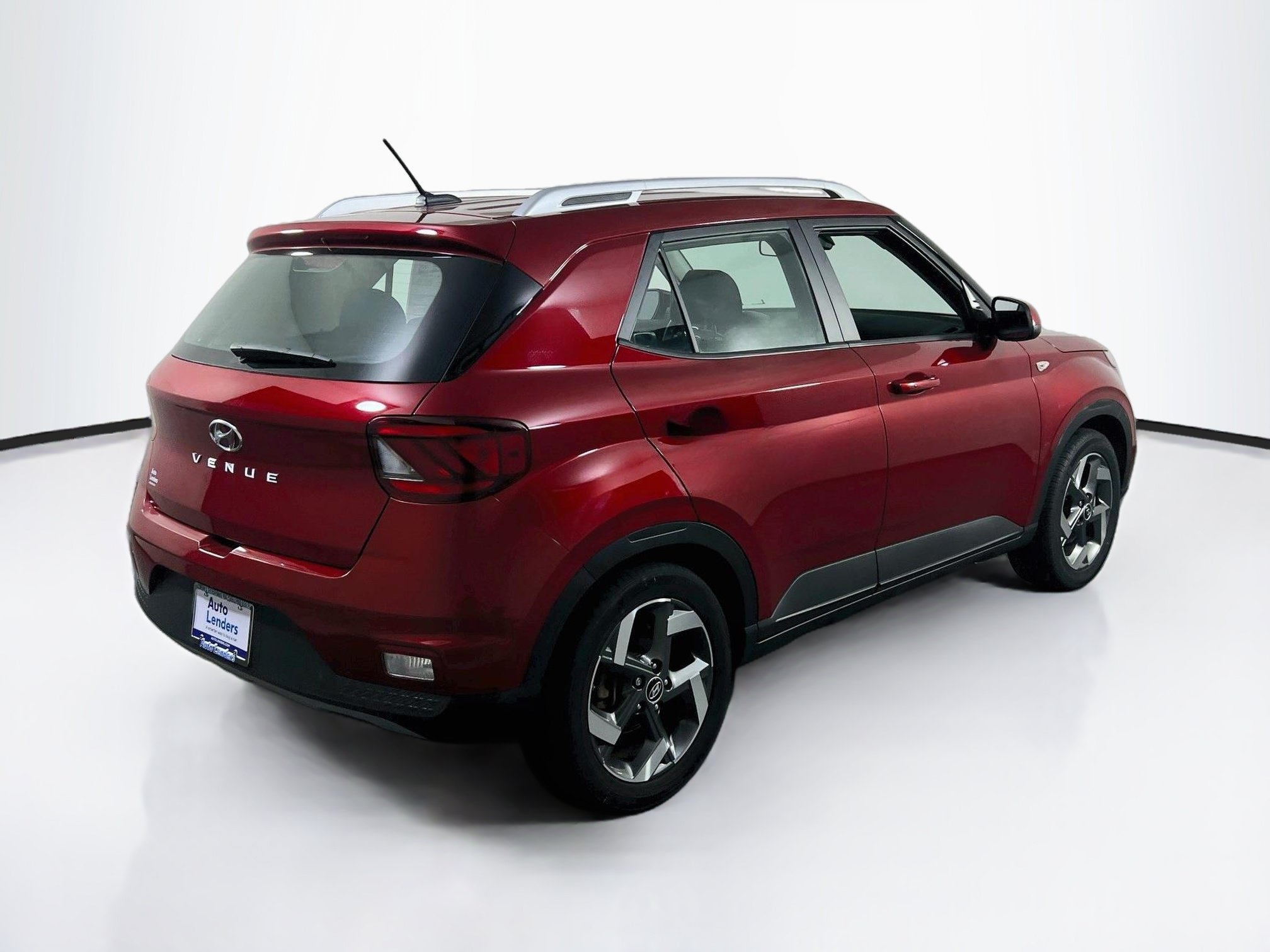 Used 2024 Hyundai Venue SEL FWD image 5