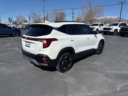 Used 2024 Kia Seltos EX image 7