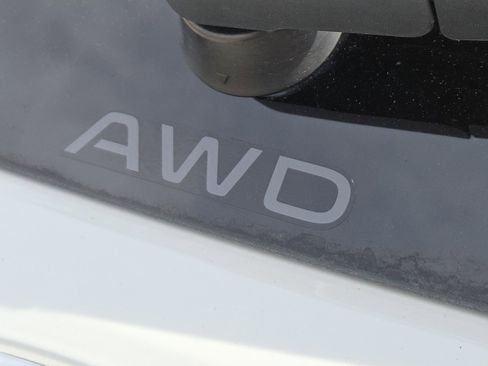 Used 2024 Honda HR-V Sport image 9