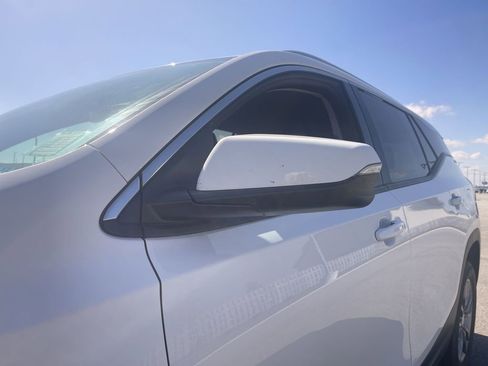 Used 2022 GMC Terrain SLT image 3