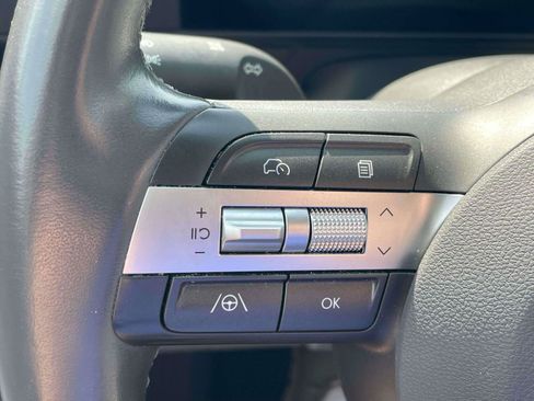 Used 2025 Hyundai Kona SEL FWD image 19