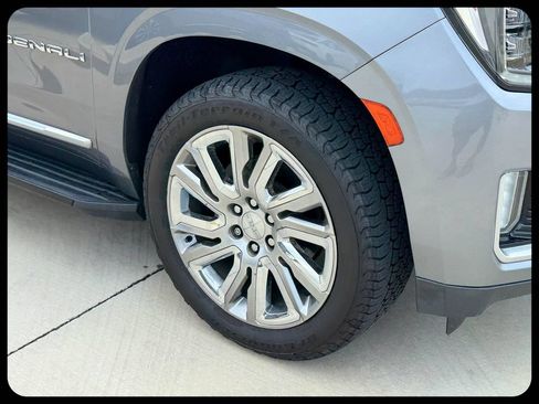 Used 2021 GMC Yukon Denali w/ LPO, Illumination Package AWD/4WD image 8