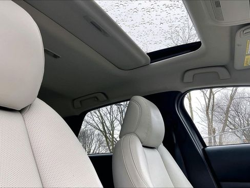 Used 2022 MAZDA CX-30 AWD 2.5 S w/ Premium Package image 22