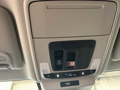 Used 2024 Honda Accord Touring image 7