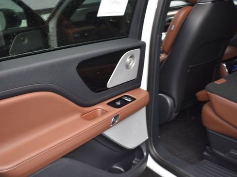 New 2025 Lincoln Aviator Reserve w/ Equipment Group 201A image 12