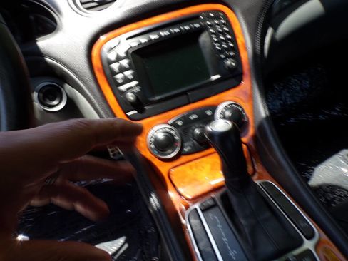 Used 2004 Mercedes-Benz SL 500 image 16