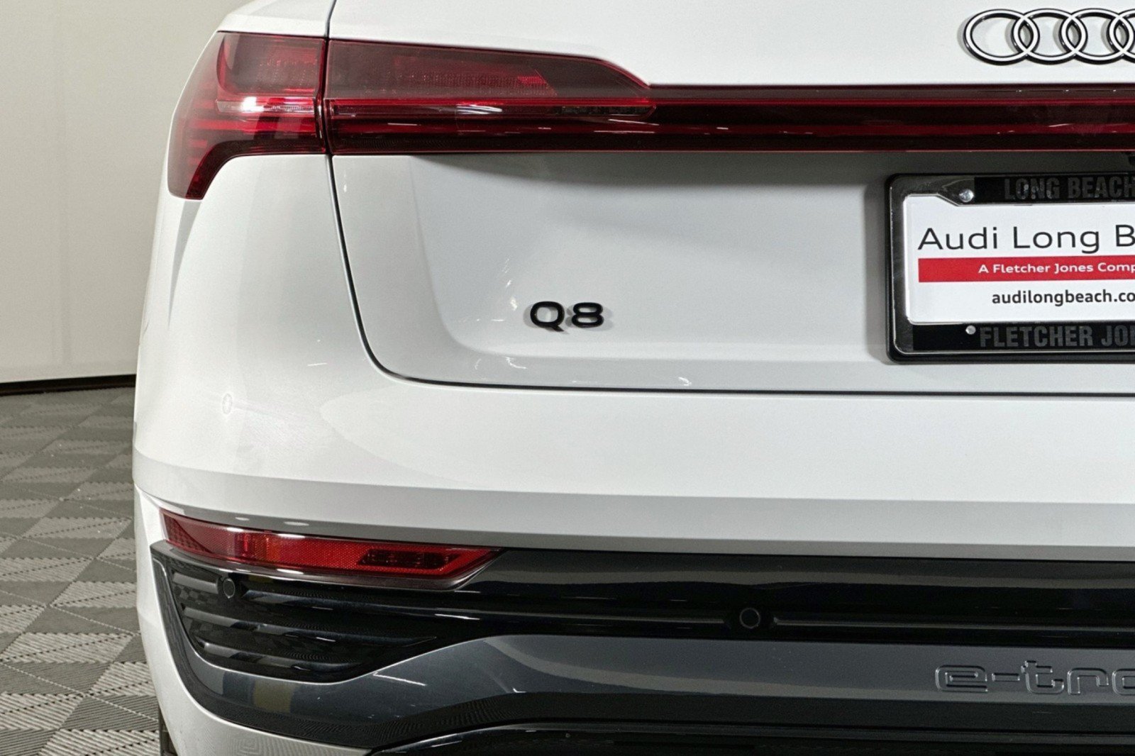 Used 2024 Audi Q8 e-tron Premium Plus AWD/4WD image 17