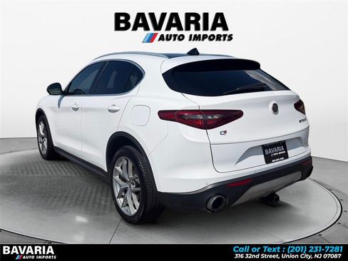 Used 2018 Alfa Romeo Stelvio Ti AWD/4WD image 3