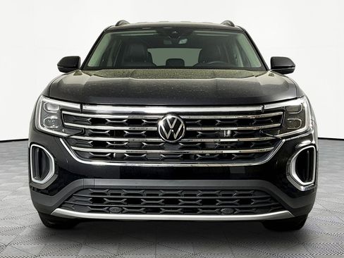 Used 2024 Volkswagen Atlas SE image 2