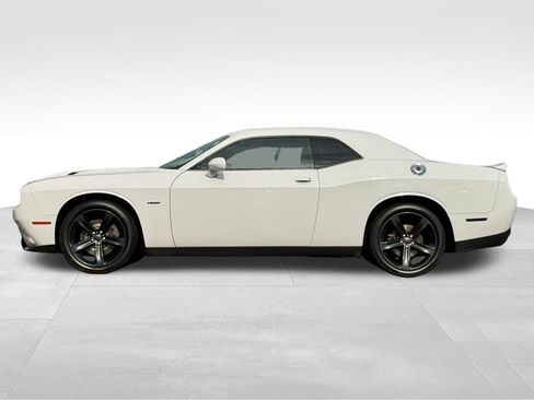 Used 2018 Dodge Challenger R/T RWD image 4