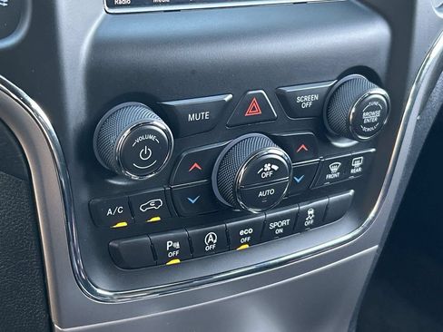 Used 2018 Jeep Grand Cherokee Laredo RWD image 24