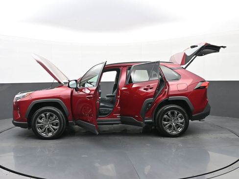Used 2023 Toyota RAV4 XLE Premium image 49