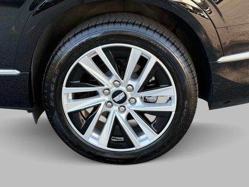 Used 2026 Cadillac Vistiq Luxury w/ LPO, Floor Liner Package AWD/4WD image 13