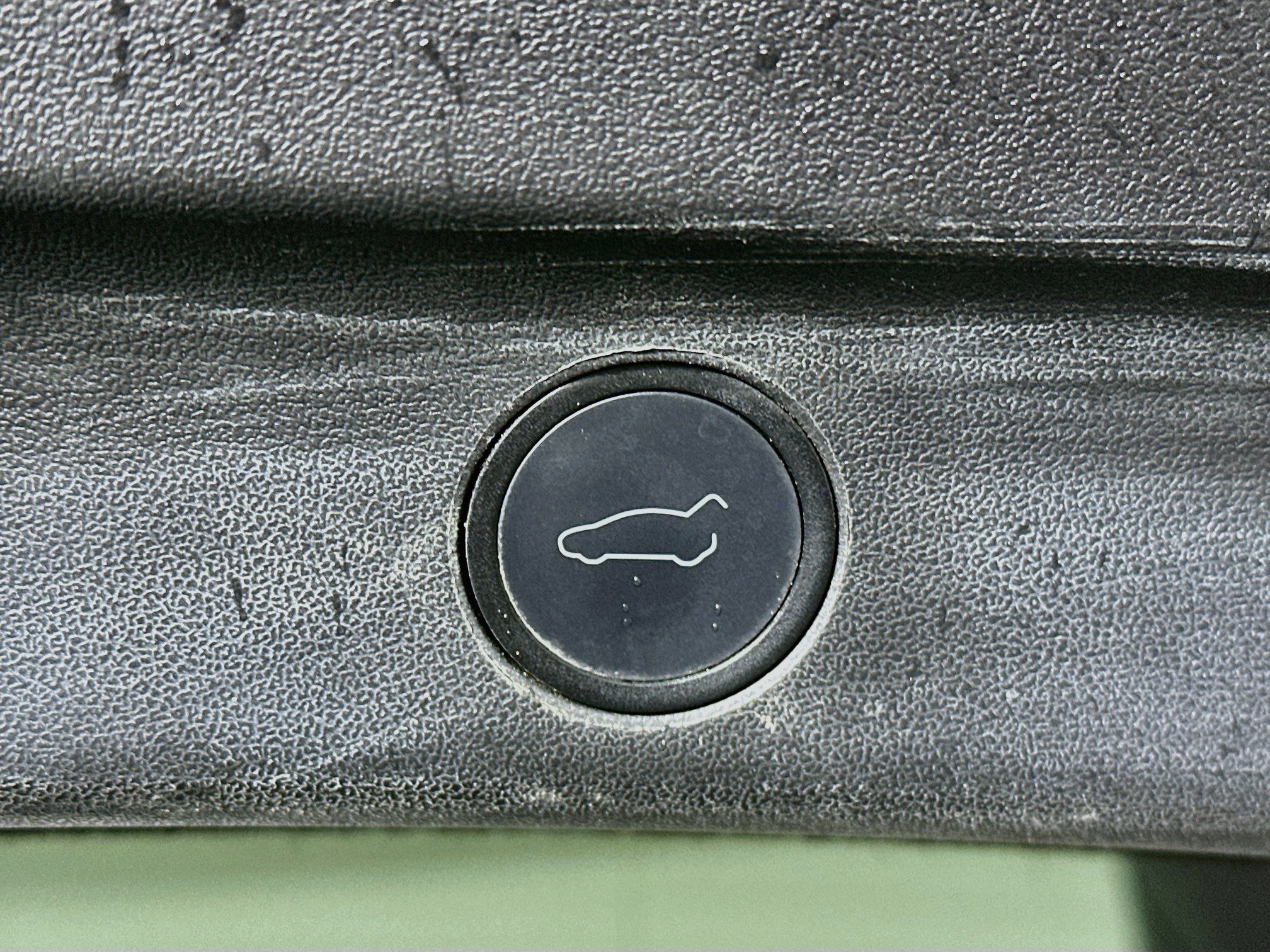 Used 2021 Tesla Model Y Long Range AWD/4WD image 27