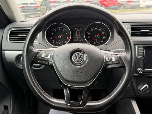 Used 2018 Volkswagen Jetta SE FWD image 10