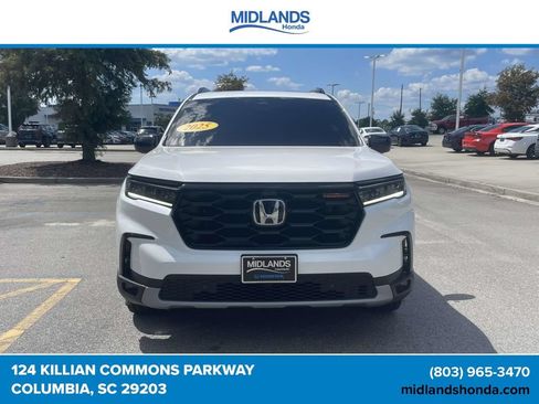 Certified 2025 Honda Pilot TrailSport image 2