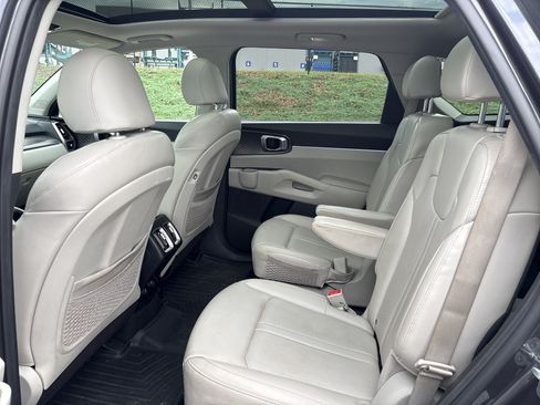 Used 2024 Kia Sorento EX w/ Panoramic Sunroof Package FWD image 34