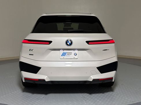 Used 2023 BMW iX xDrive50 w/ Ultimate Package AWD/4WD image 10