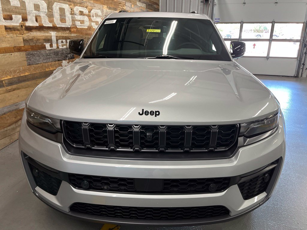 New 2026 Jeep Grand Cherokee Limited AWD/4WD image 8
