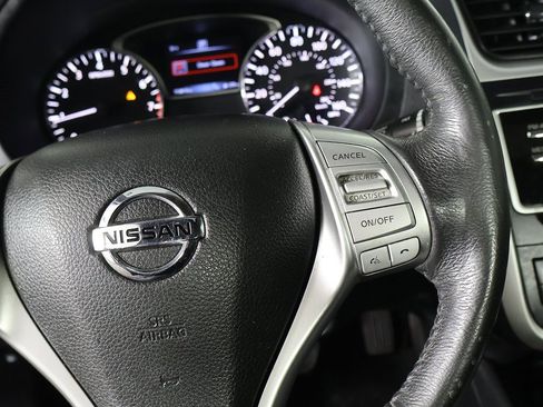 Used 2017 Nissan Altima 2.5 SL w/ Moonroof Package image 39