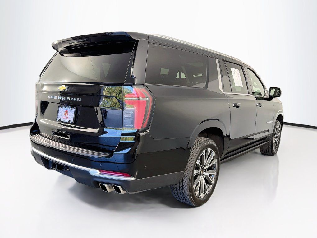 Used 2026 Chevrolet Suburban High Country AWD/4WD image 10