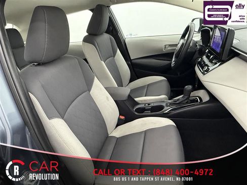 Used 2024 Toyota Corolla LE FWD image 33